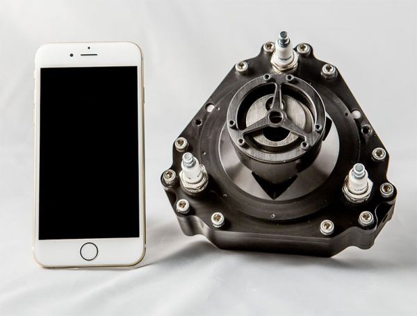 Сравнение размеров роторного двигателя LiquidPiston и телефона