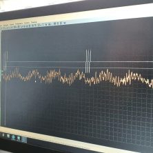 Определяем стучащую форсунку с помощью осциллографа Постоловского и микрофона