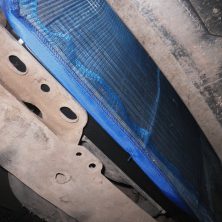 Вид с низу на сеточку радиатора