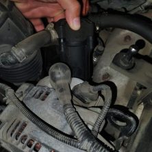 Фильтр паровой фазы для газобаллонной аппаратуры установили на вентиляцию картерных газовnbspHyundai H-1 Starex I 25D