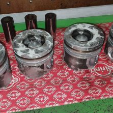 Очищенные поршня в ультразвуке Технология супер