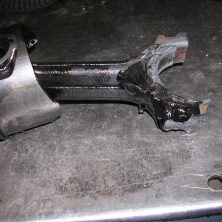 Разрушение подшипника шатуна