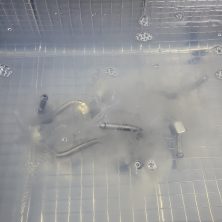 Чистка топливопроводов в ультразвуке показывает как вылетает с них грязь